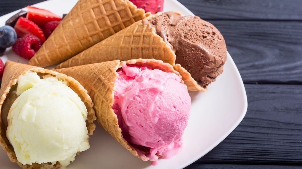 Proč je někdy lepší dopřát si jogurtovou či smetanovou zmrzlinu než sorbet